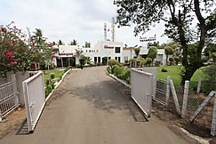 Hotel Sadanand, Hansot Mahal