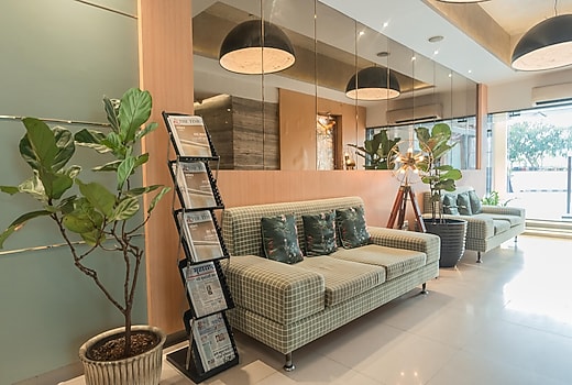 Mumbai Metro - The Executive Hotel