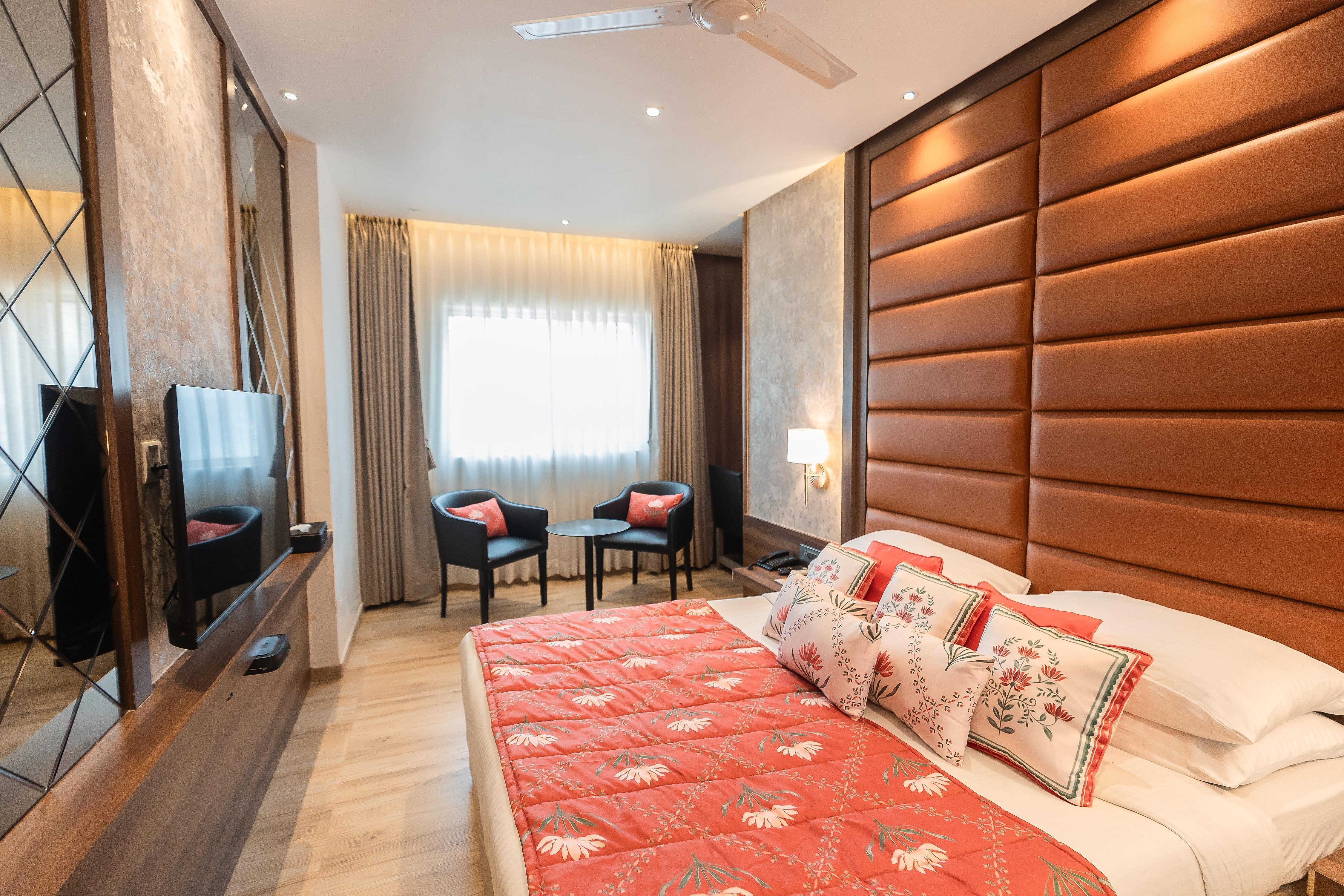 Mumbai Metro - The Executive Hotel 5