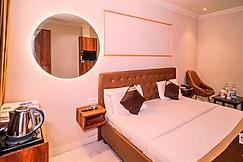 Hotel Holiday Comfort - 800 mts from Jallianwala Bagh, Amritsar