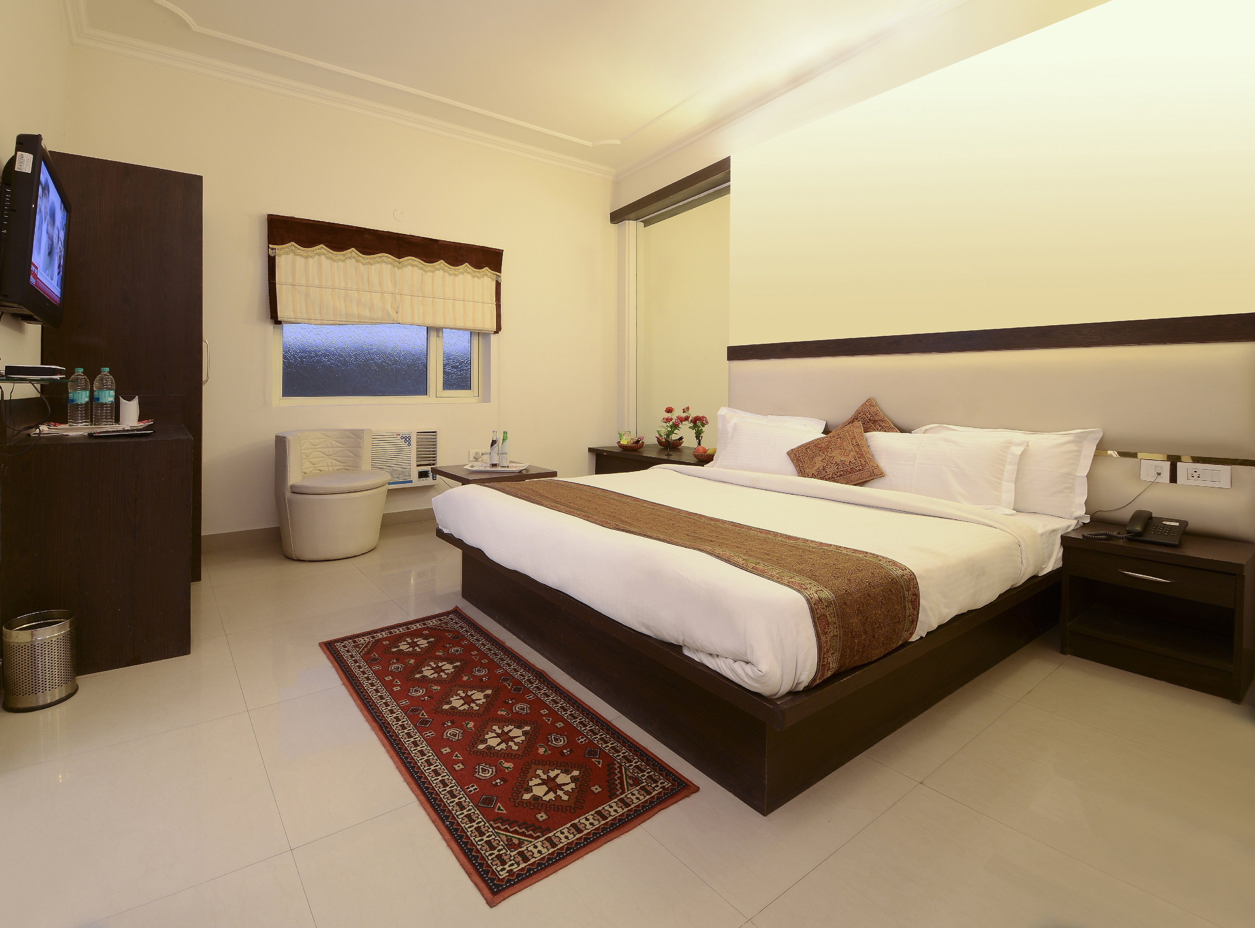 HOTEL MANI RAM PALACE - Tap to explore photos