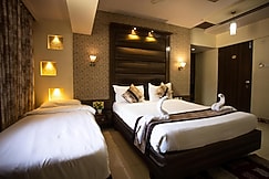 Hotel Red Wing Castle, Panvel