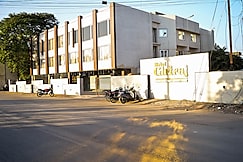 Hotel Giriraj, Raipur, Chhattisgarh