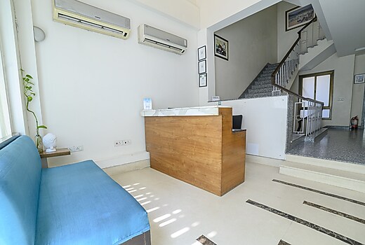 Stately Suites Mg Road Gurgaon Hotel Price Address Reviews