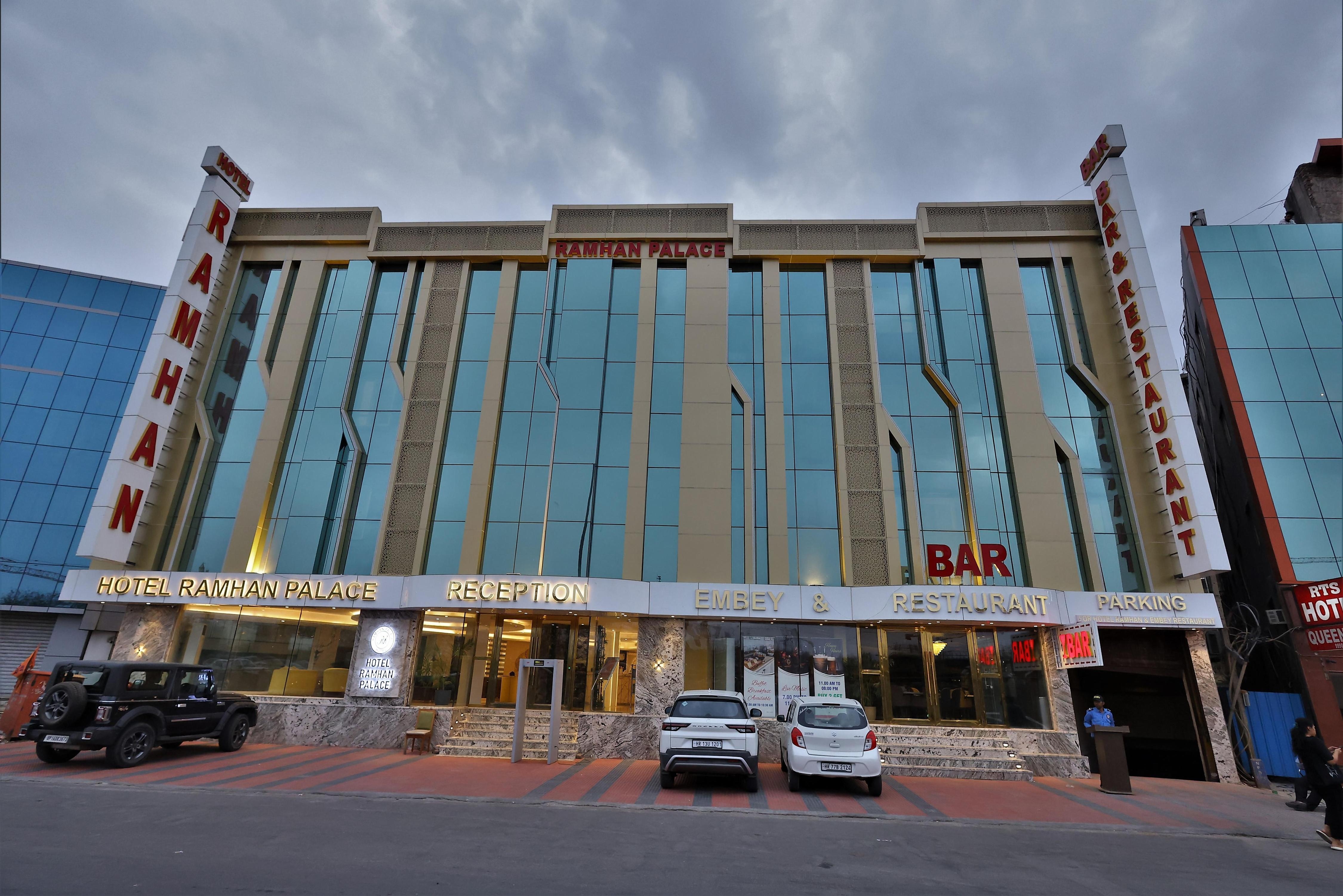 Hotel Ramhan Palace Mahipalpur - Tap to explore photos