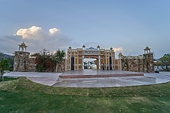 Lohagarh Fort Resort, Jaipur