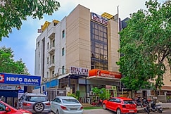Royal Star Hotel & Banquet, Delhi