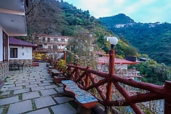 CEYONE CLASSIC FALL RESORT, Mussoorie