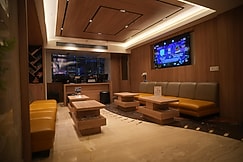 Hotel Niharika, Kolkata