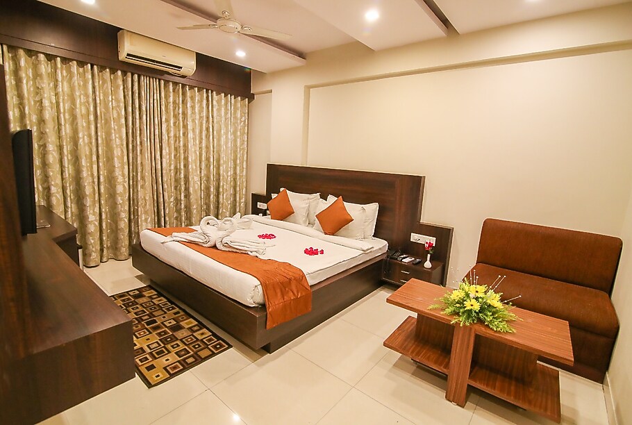 Mahal Inn The Mahal Inn ๐๐ข๐ข๐ Jamshedpur Hotel ๐๐ถ๐๐ต โน๐ฌ ๐ฃ๐๐ฌ๐ ๐๐ก๐ง