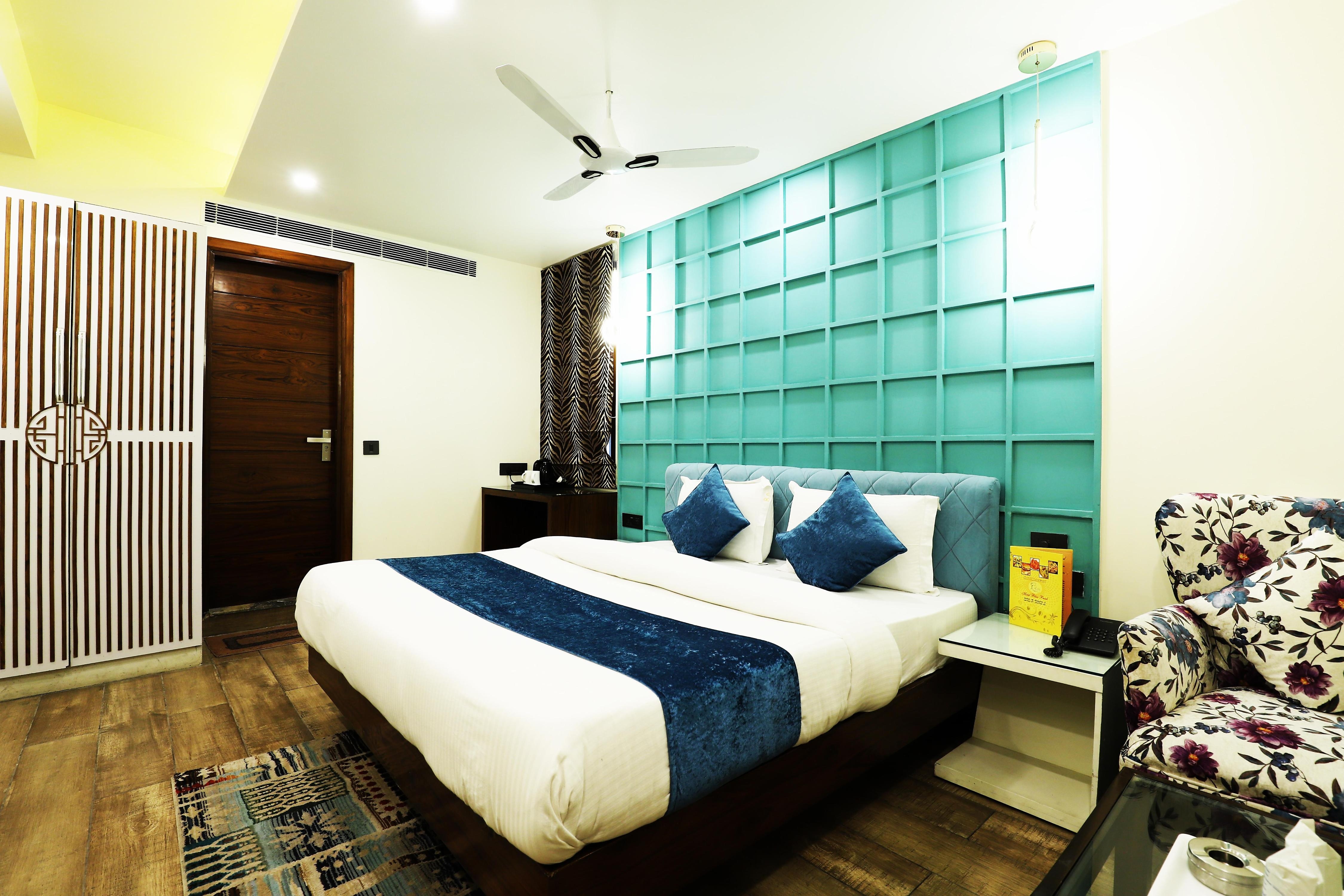 Hotel Blue Pearl @New Delhi Railway Station - Tap to explore photos