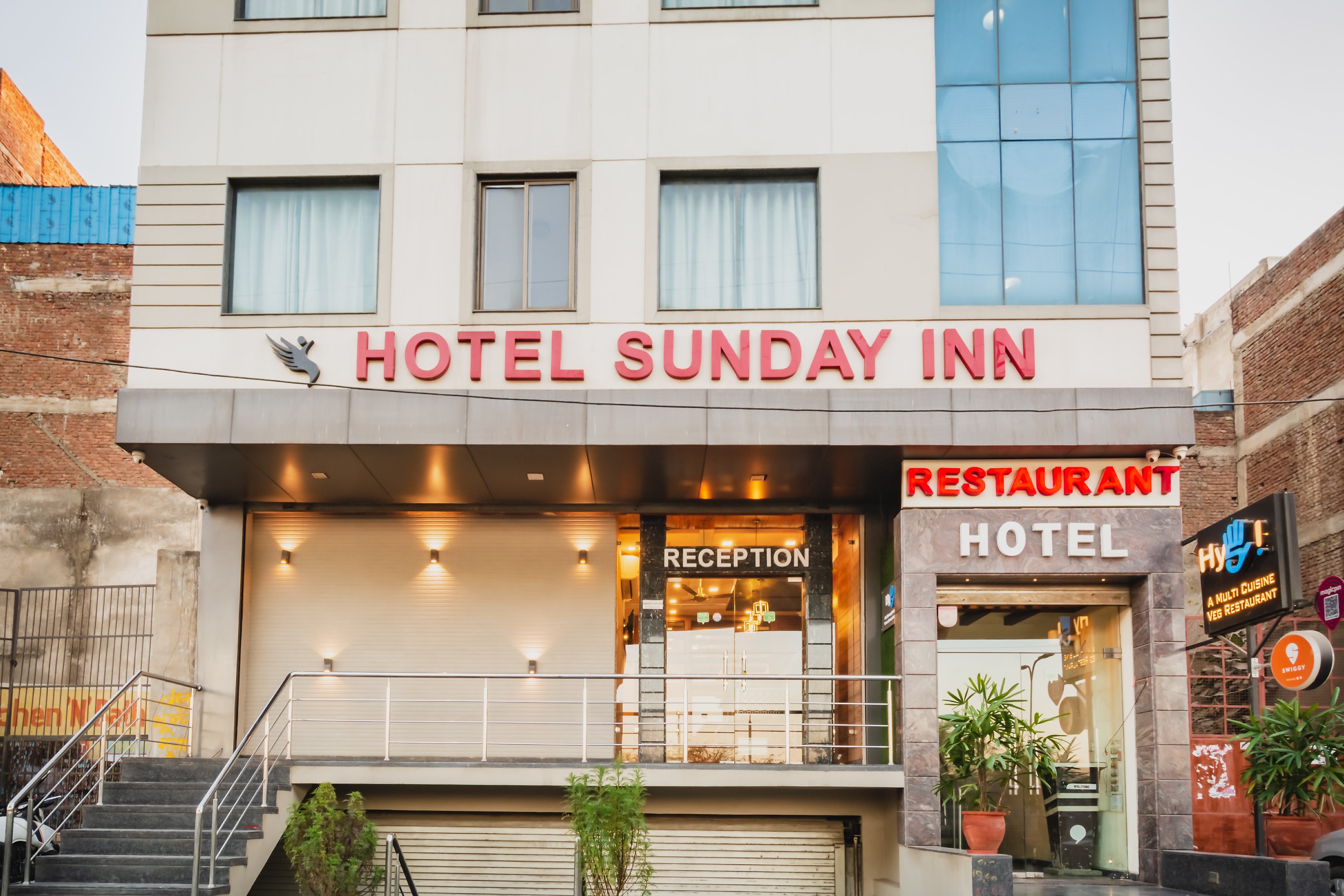 Hotel Sunday inn 𝗕𝗢𝗢𝗞 Jaipur Hotel