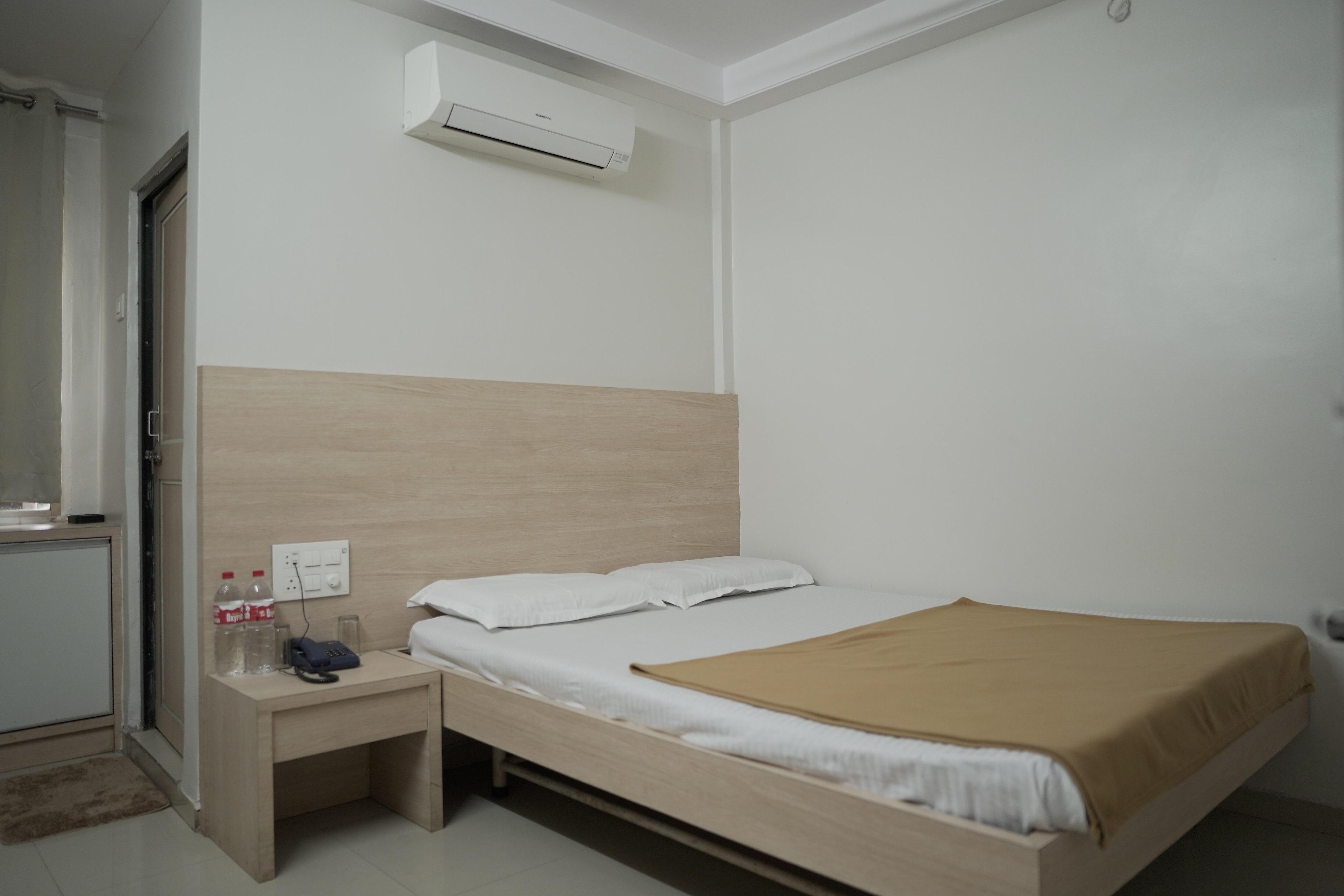 Hotel Aashish Deluxe Lodging