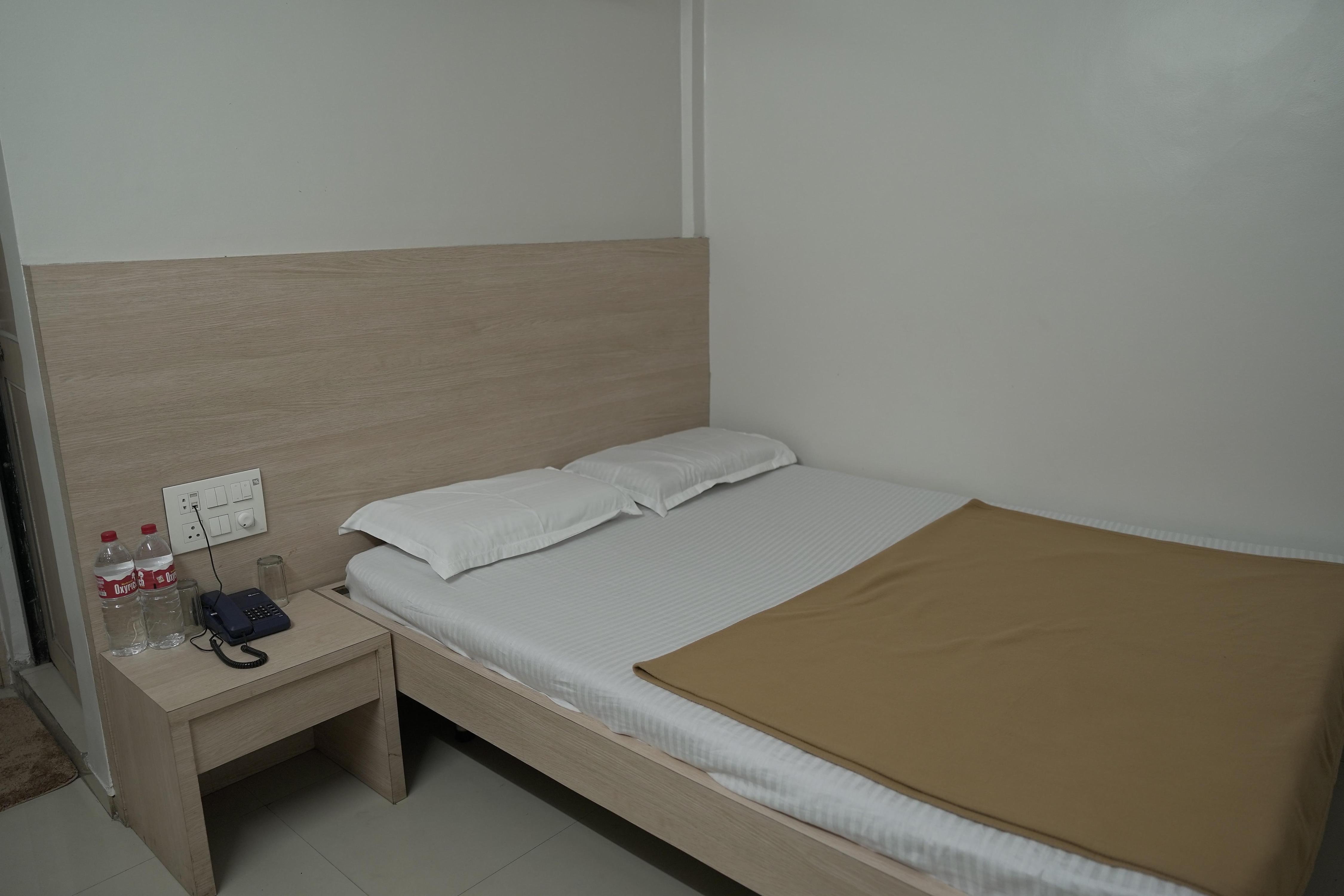 Hotel Aashish Deluxe Lodging 4