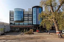 Hotel Crystal Palace, Meerut