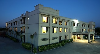 3 Star Hotels in Kichha Book from Best Hotels