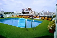 The Oasis Hotel, Vadodara
