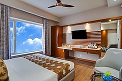 Hotel The Pearl - Newly Renovated in City Centre, Delhi