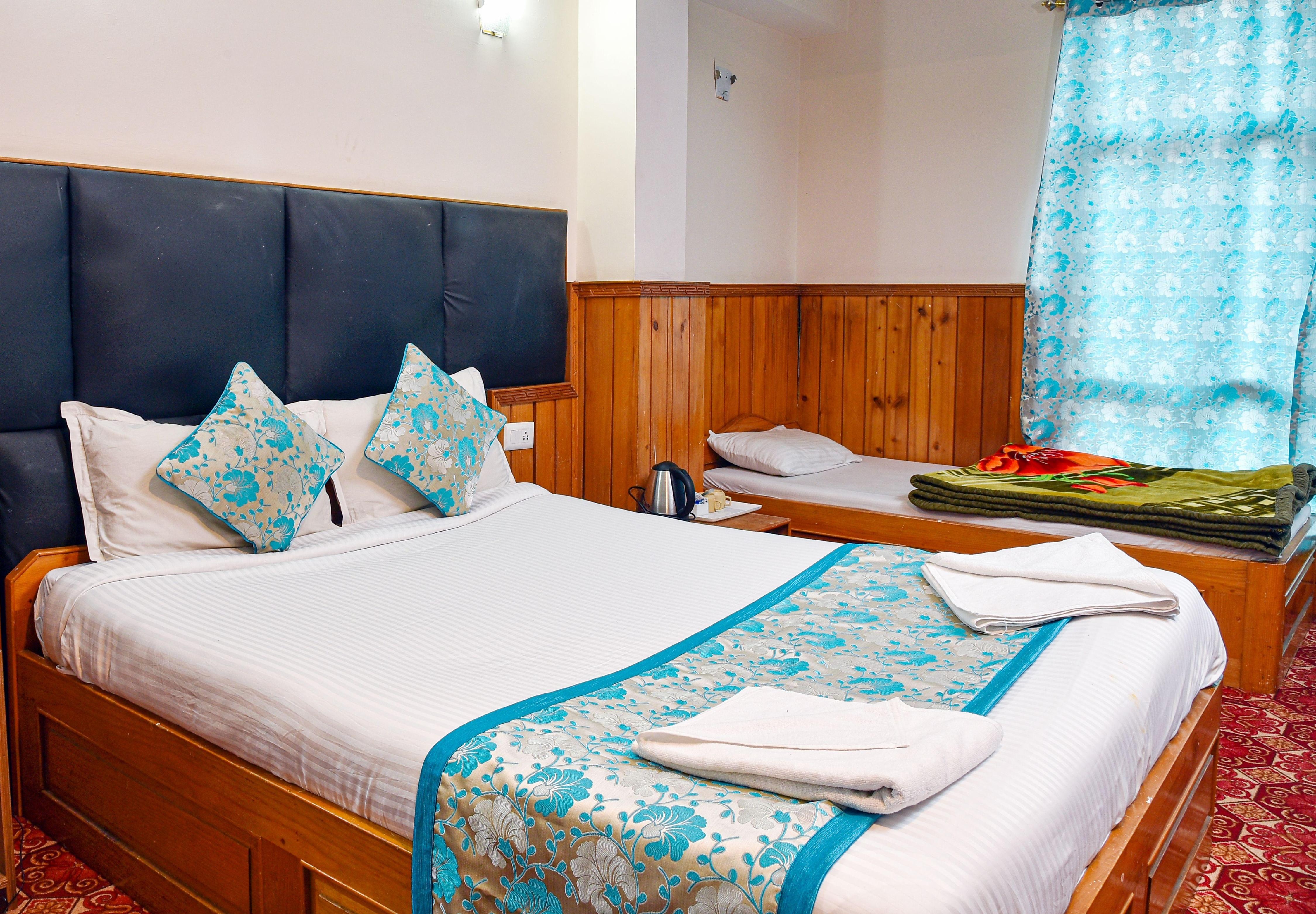 Rufina Royal Lachung A Pure Veg Hotel - Tap to explore photos