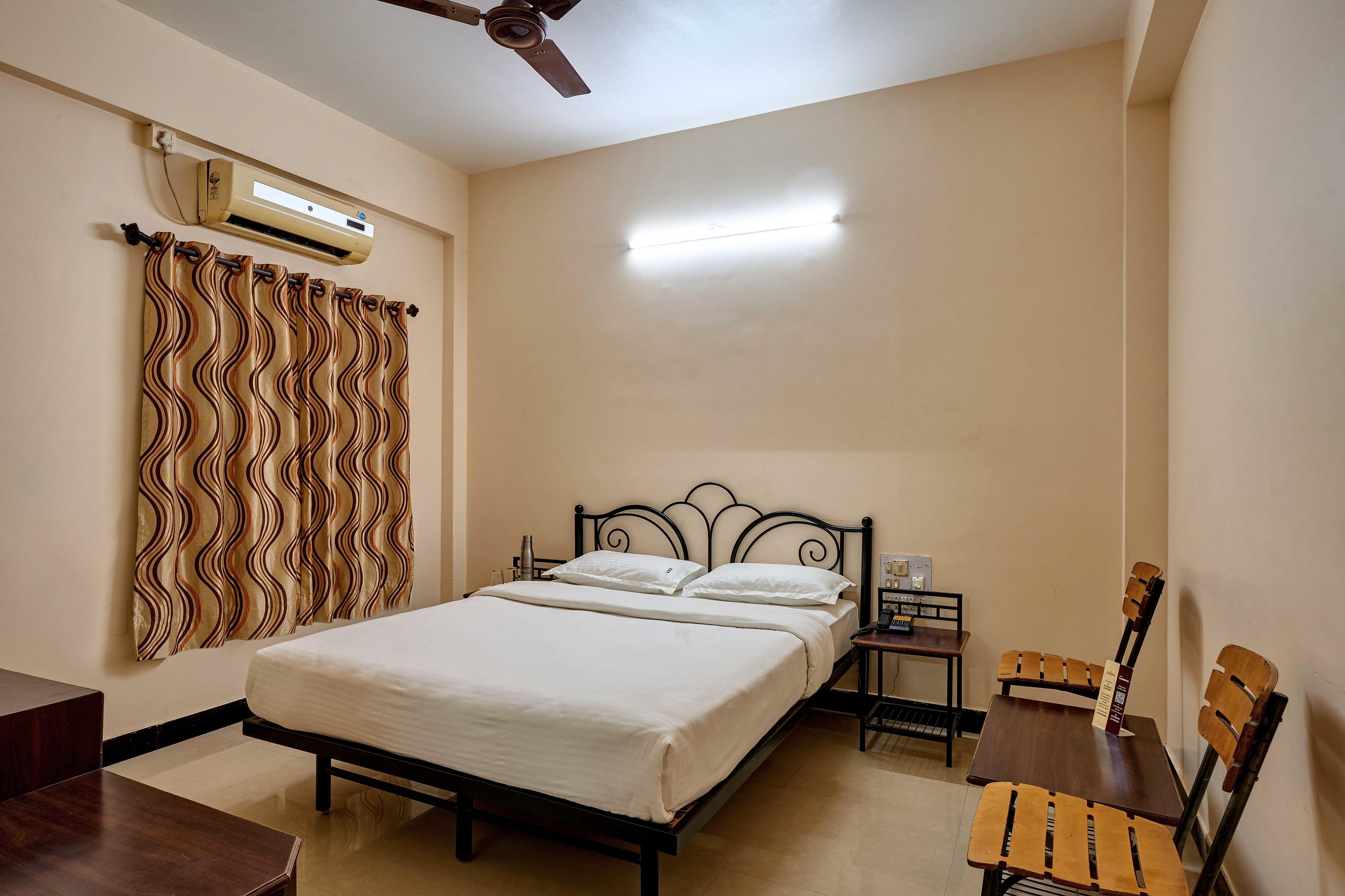 Deluxe Room Non AC 1