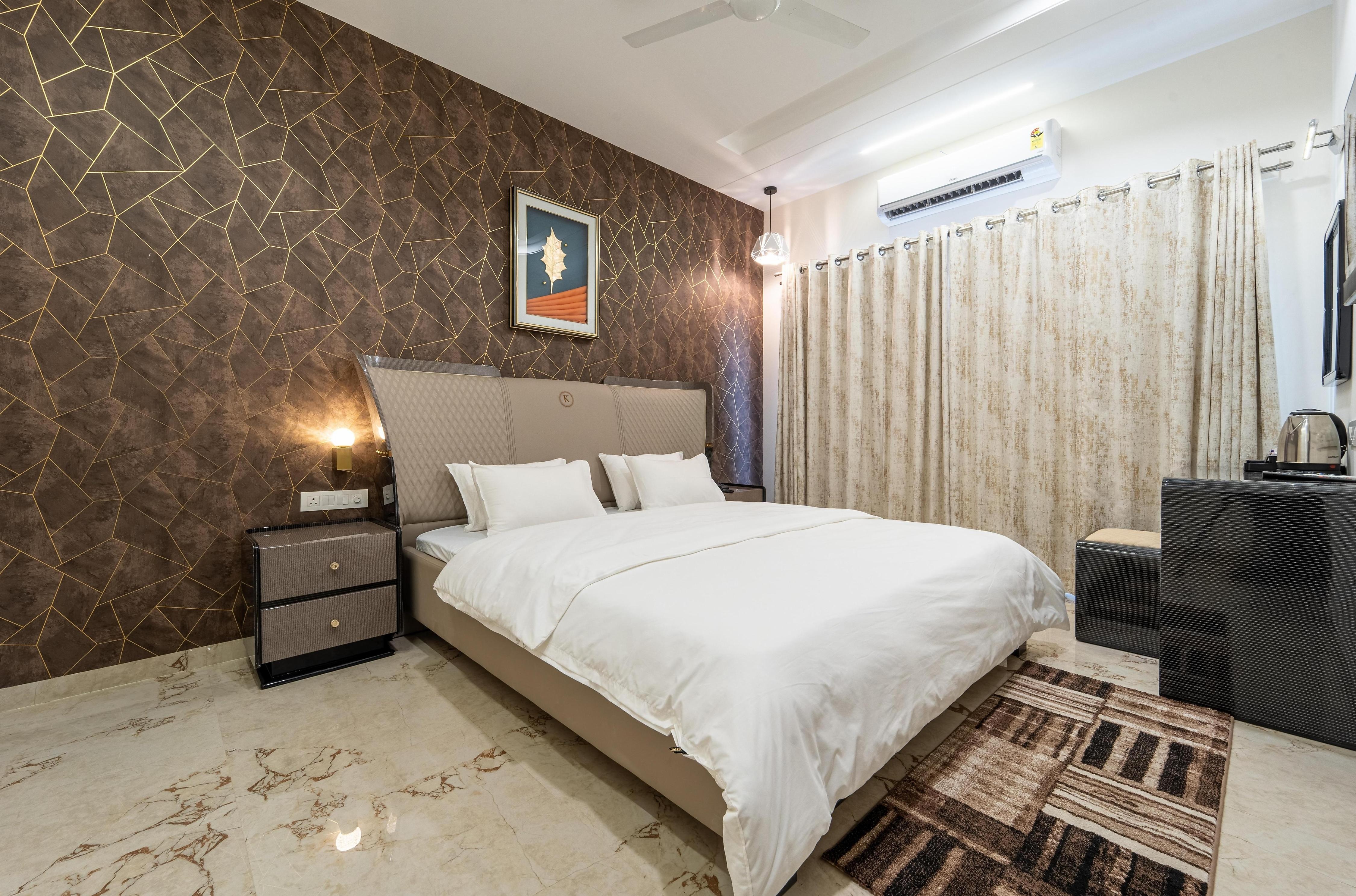 Opulent Suite 1