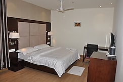 HOTEL SRIVATSA, Kakinada