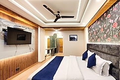 Hotel Cosmos Mall Road, Shimla