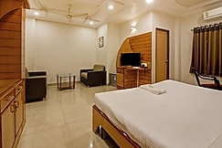 Hotel Punit, Wankaner