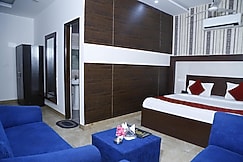 Hotel Royal Castle, Zirakpur