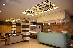 Hotel Center Point, Solapur