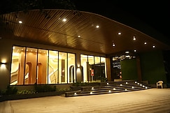 Hotel Ganapati Palace, Dhule