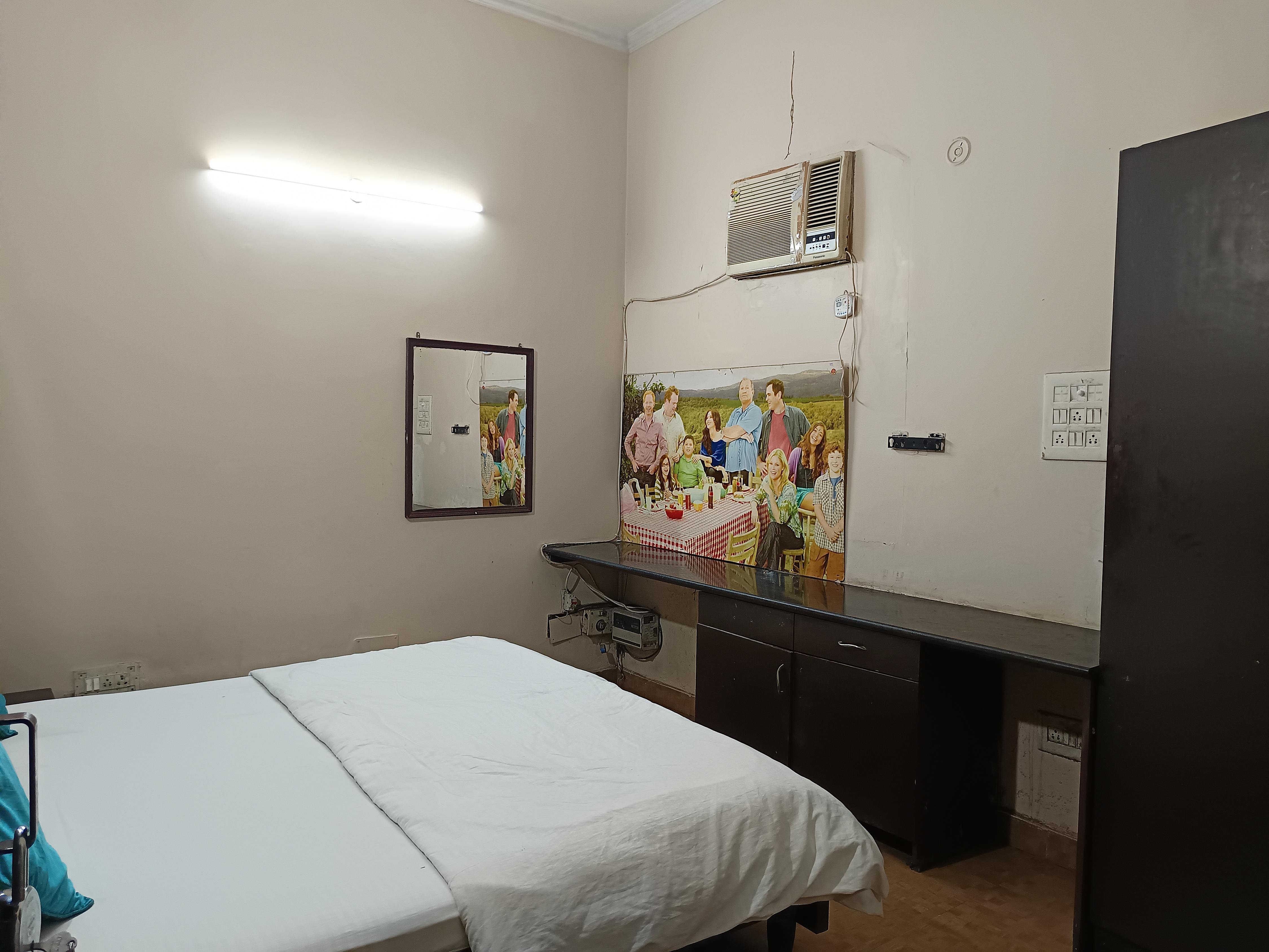 Yash Guest House - Tap to explore photos