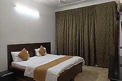 Yash Guest House  @ 01 Minute walk in Nizamuddin Railway Station, Noida