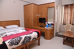 Kaveri Deluxe Lodge, Bangalore