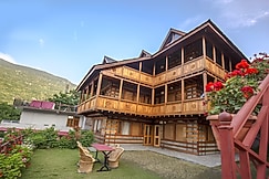 The Kaathkuni House - Shobla Cottages, Kasol