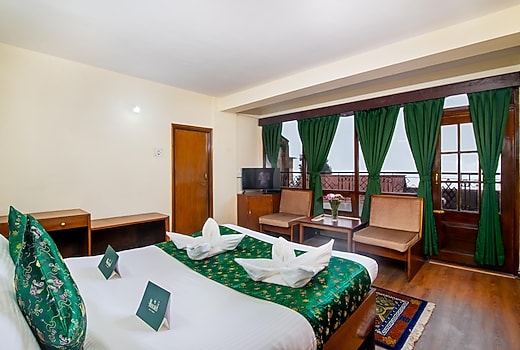 Muscatel Bhumsang - 200 Mts from Mall Road