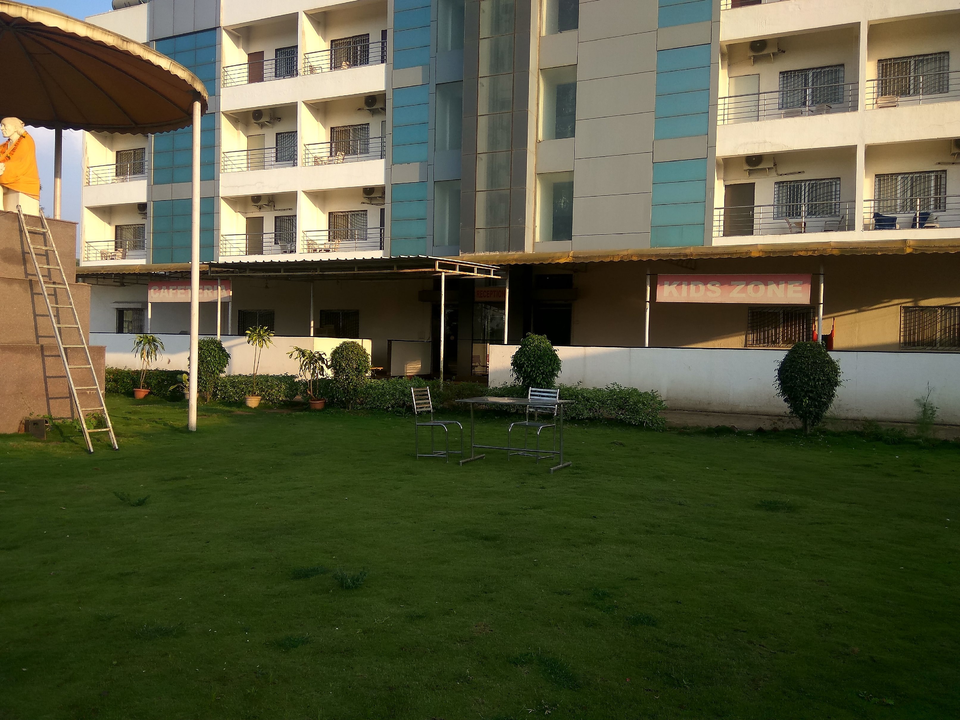 Rajasthani Rajwadi Hotel & Restaurant - Tap to explore photos
