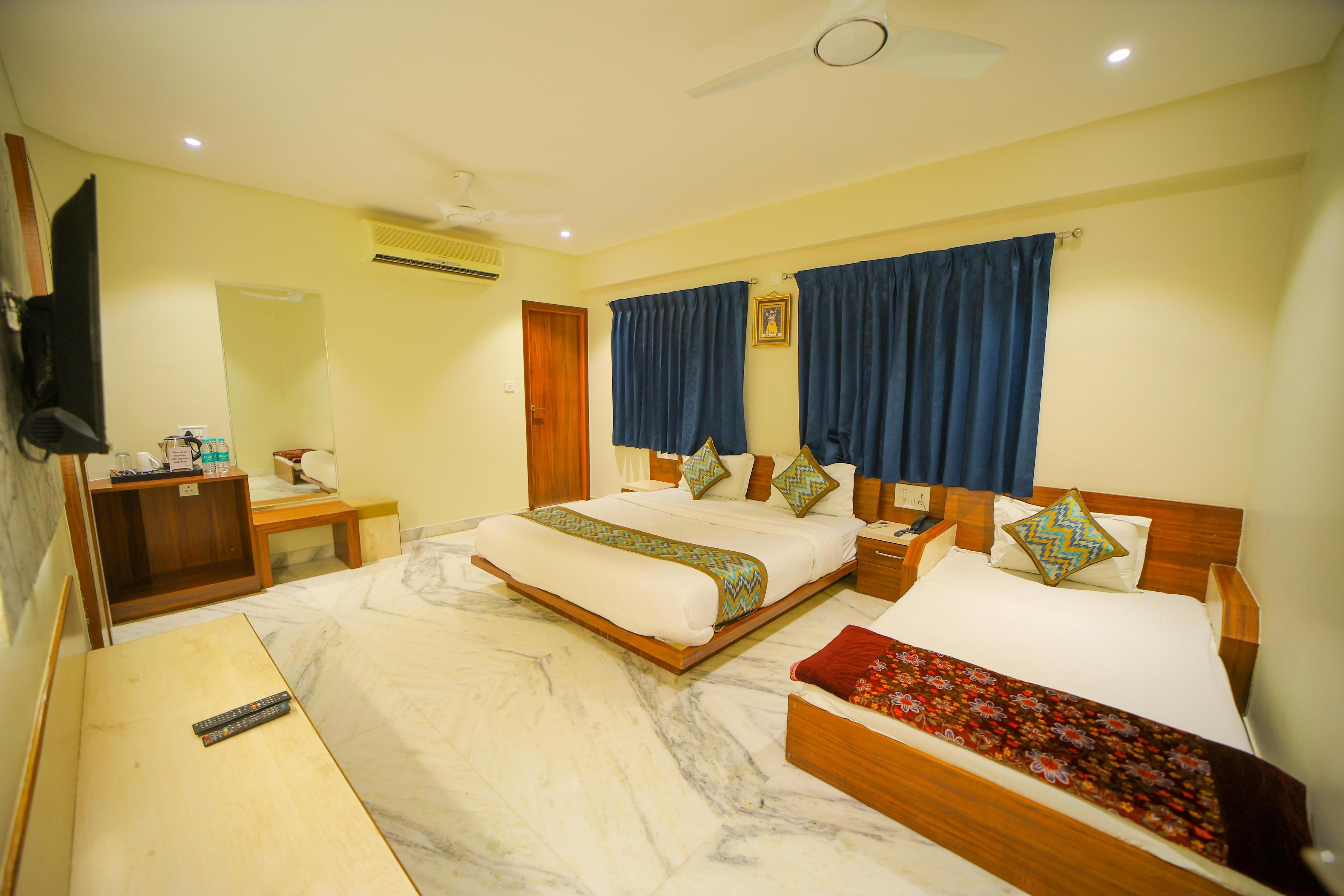 Hotel Shri Vithalesh - Tap to explore photos