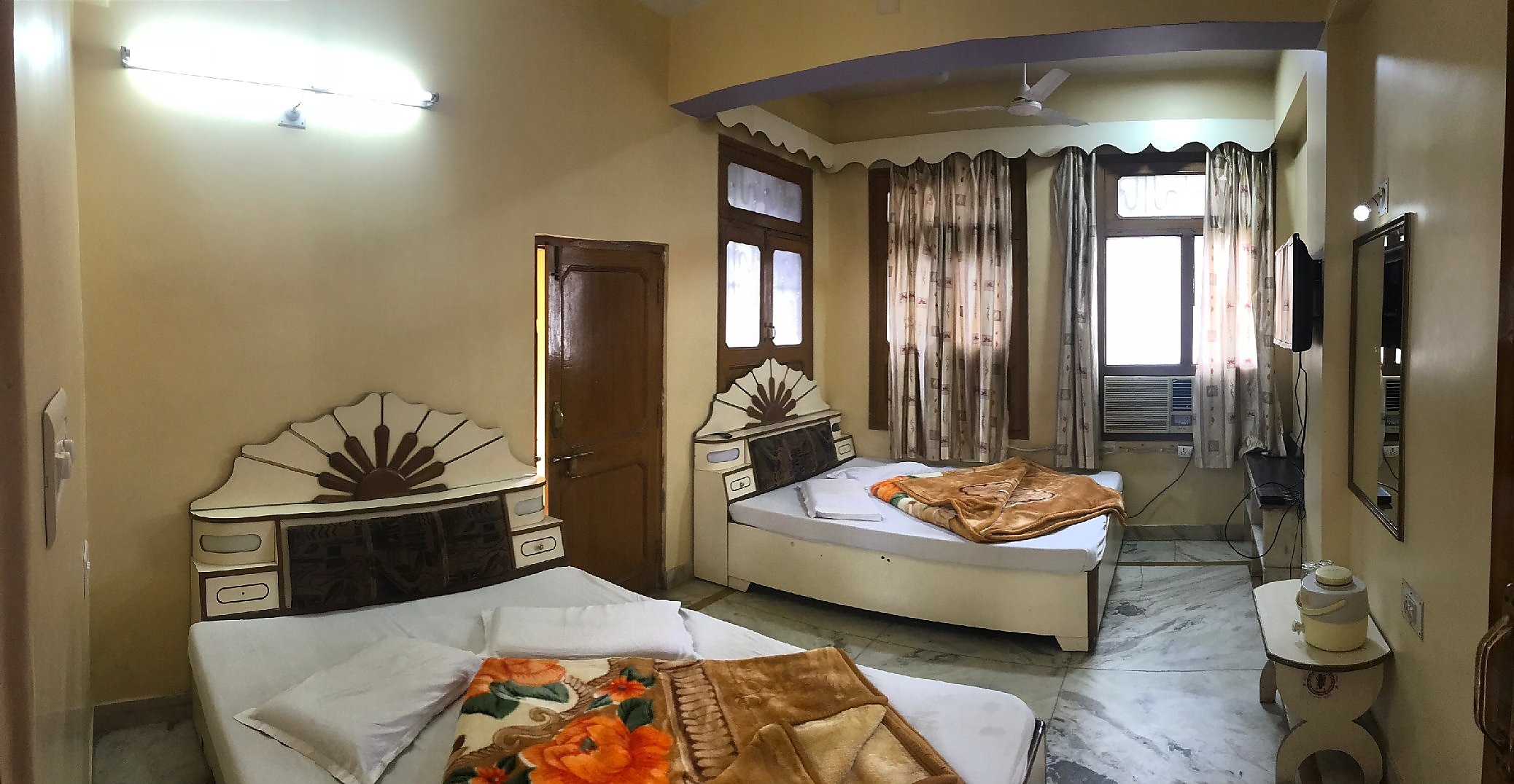 Shree Jee Darshan Hotel - Tap to explore photos