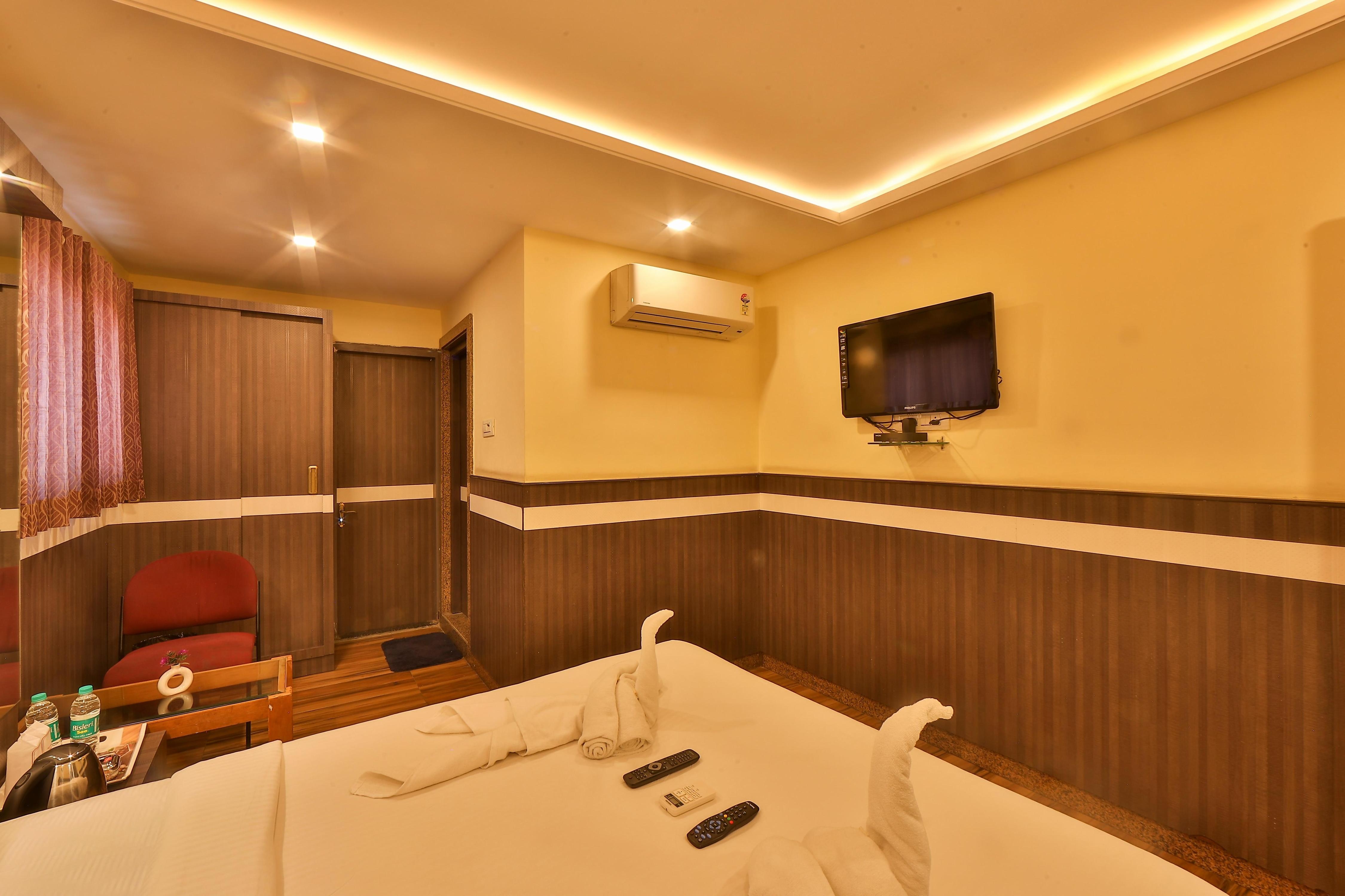 Pai Vihar Boarding & Lodging - Tap to explore photos