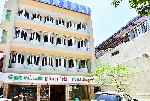 Hotel Raya's
