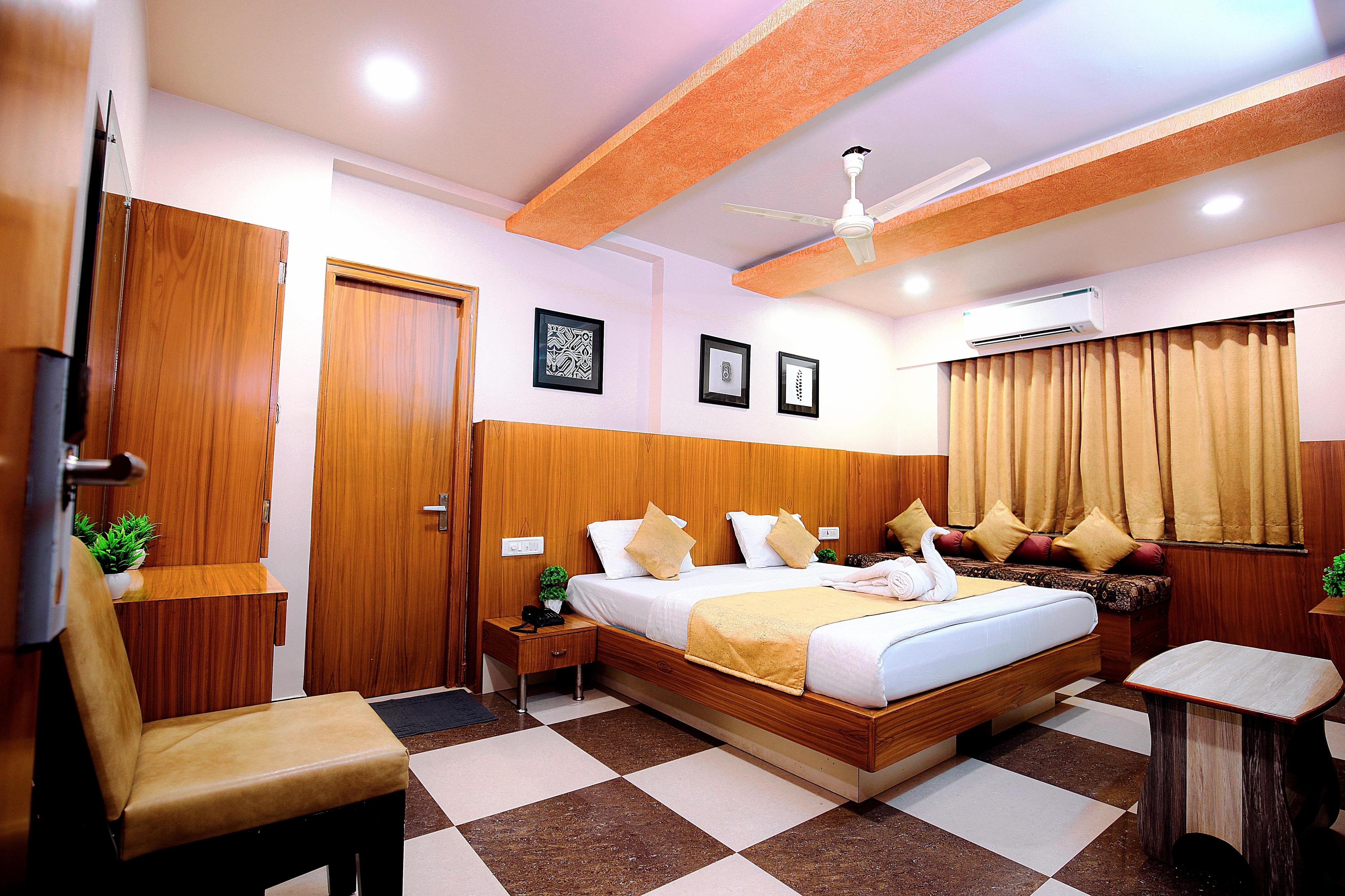 Hotel Marudhar Palace - Tap to explore photos