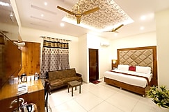 Roopa International, Amritsar