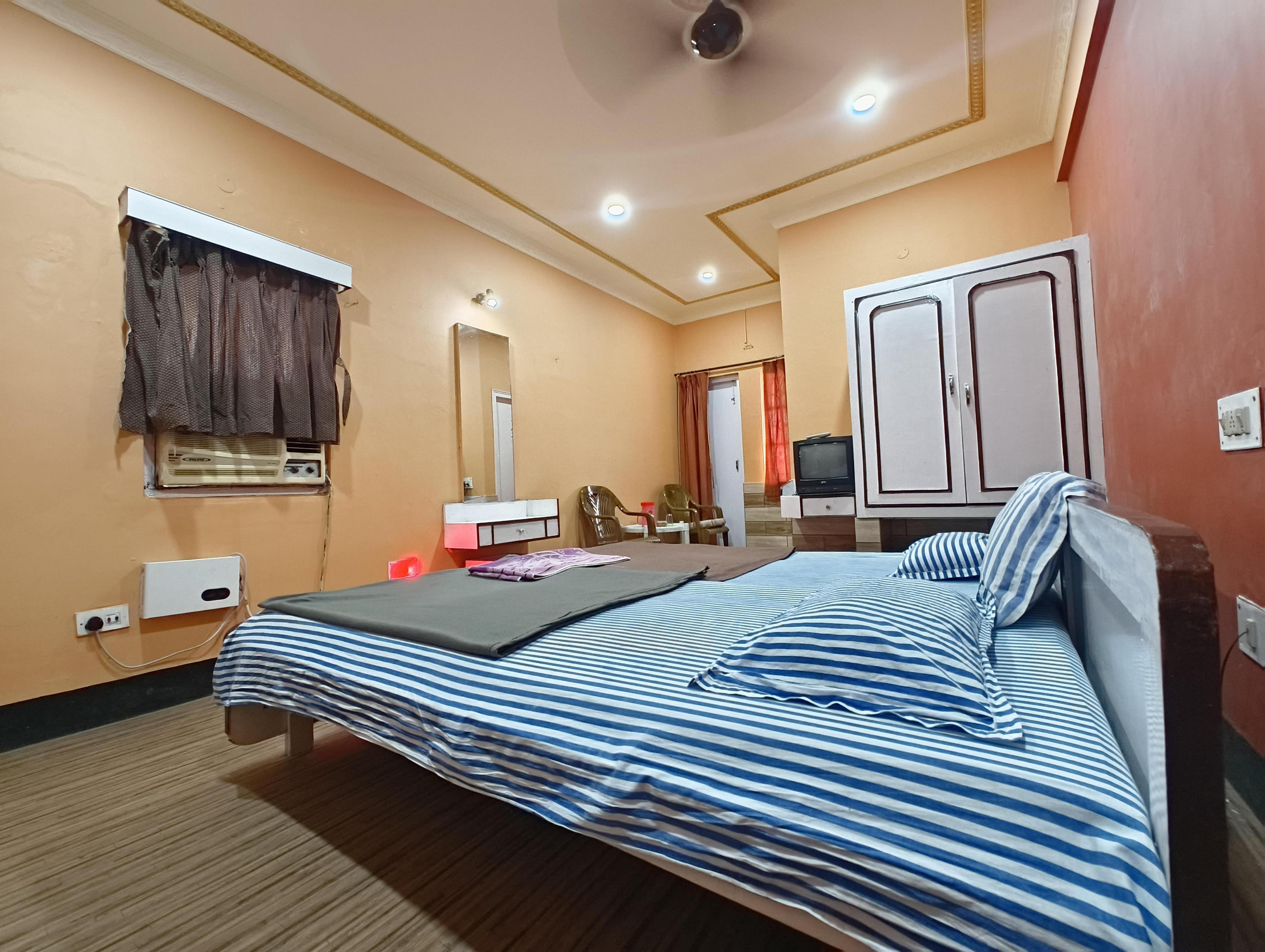 Hotel Deepak - Tap to explore photos