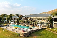 TatSaraasa Lake Resort & Spa