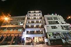 Hotel Grand Pragati, Surat
