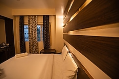 Hotel Lumiere, Erode