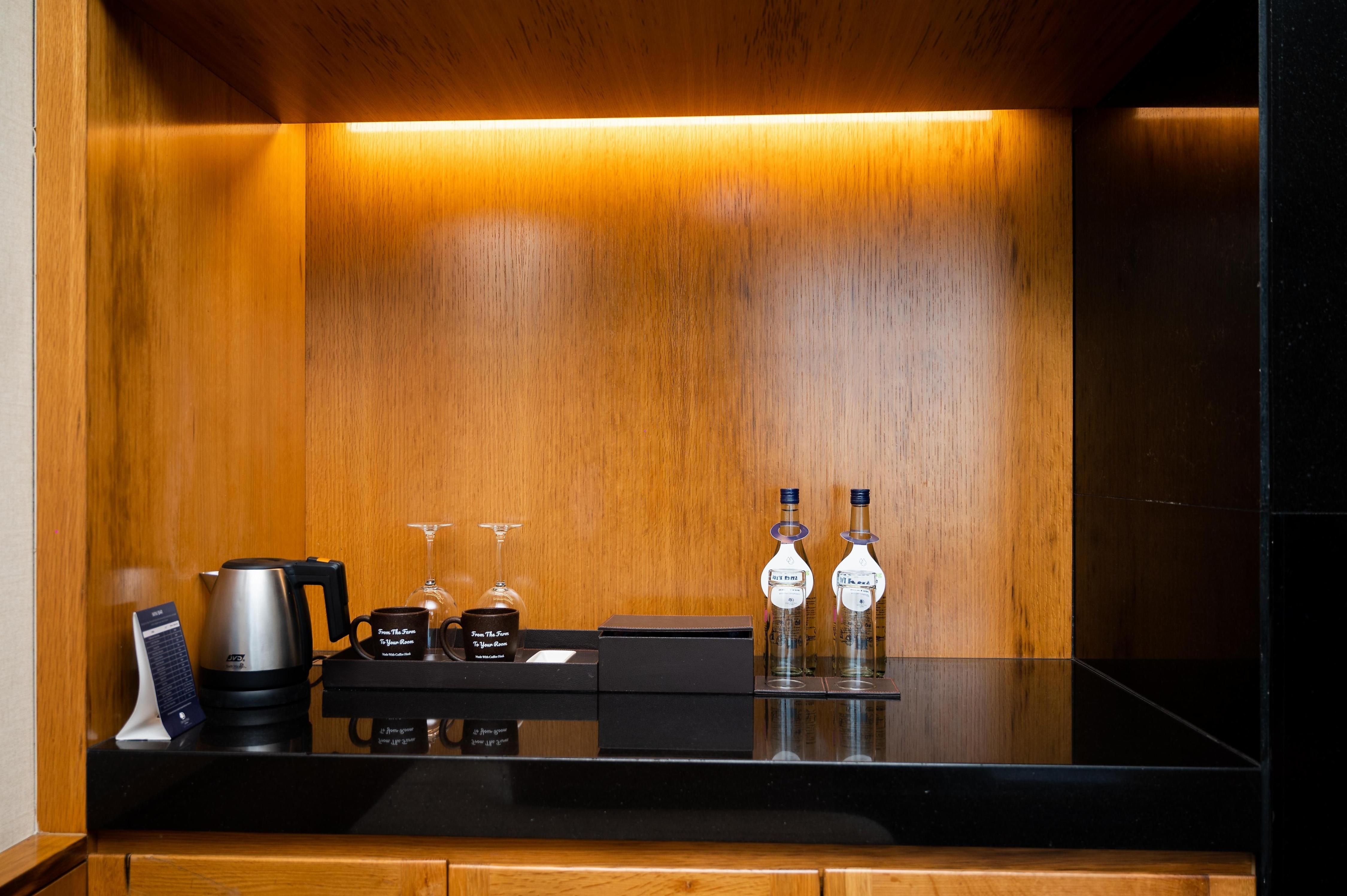 DoubleTree by Hilton Pune Chinchwad - Tap to explore photos