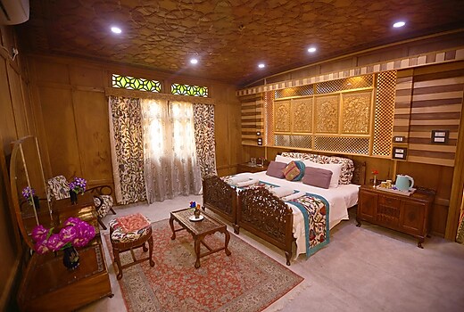 Mahajong Premium Houseboats