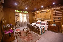 Mahajong Premium Houseboats, Srinagar